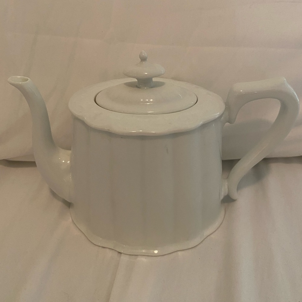 Kaldun and Bogle Teapot